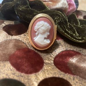 Vintage Avon Cameo Perfume Ring